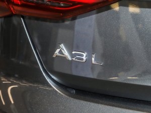 2022A3L Limousine 35 TFSI r\ ^