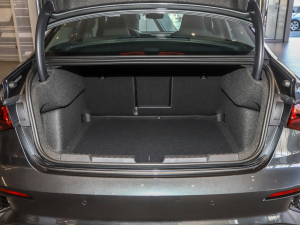 2022A3L Limousine 35 TFSI r\ g