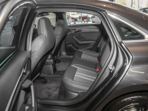 2022A3L Limousine 35 TFSI r\ ſg