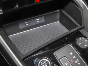 2022A(y)3L Limousine 35 TFSI r\ g