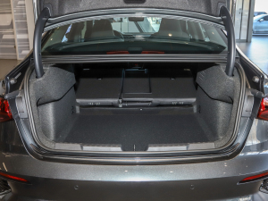 2022A3L Limousine 35 TFSI r\ g