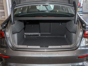 2022A(y)3L Limousine 35 TFSI r\ g