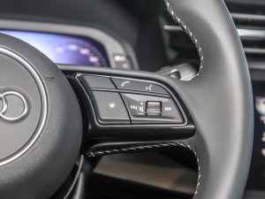 2022A3L Limousine 35 TFSI r\ п؅^