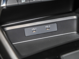 2022A3L Limousine 35 TFSI r\ п؅^