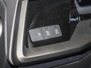 2022A3L Limousine 35 TFSI r\ п؅^