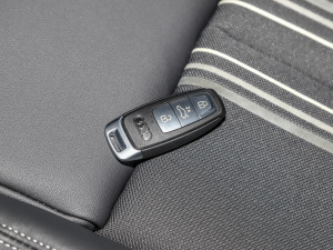 2022A3L Limousine 35 TFSI r\ ܇耳