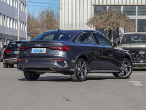 2022A3L Limousine 35 TFSI A\ Һ45