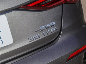 2022A3L Limousine 35 TFSI A\ ^