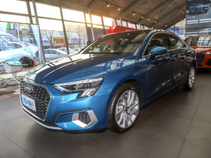 2022A3L Limousine 35 TFSI A ǰ45