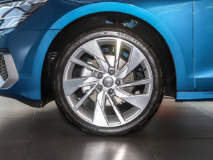 2022A(y)3L Limousine 35 TFSI A ݆Ȧ