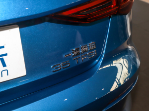 2022A(y)3L Limousine 35 TFSI A (x)(ji)^