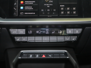 2022A(y)3L Limousine 35 TFSI A {(dio){(dio)(ji)