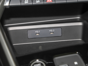 2022A3L Limousine 35 TFSI A п؅^