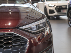 2022A3L Limousine 35 TFSI r ^