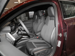 2022A(y)3L Limousine 35 TFSI r {