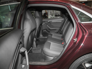 2022A(y)3L Limousine 35 TFSI r ſg