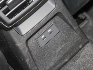 2022A3L Limousine 35 TFSI r п؅^