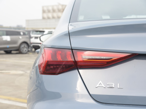 2022A(y)3L Limousine 35 TFSI RS׼ȼ (ji)^