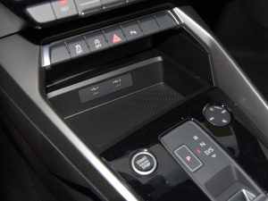 2022A3L Limousine 35 TFSI RS׼ȼ g