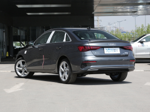 2022A3L Limousine 35 TFSI r 45