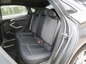 2022A3L Limousine 35 TFSI r 