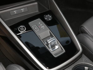 2022A3L Limousine 35 TFSI r QU