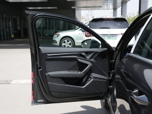 2022A3L Limousine 35 TFSI r {λ܇T