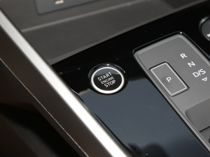 2022A(y)3L Limousine 35 TFSI r п؅^(q)