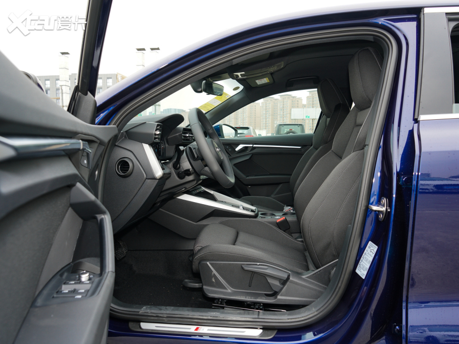 2022WA3 Sportback 35 TFSI Mȡ\