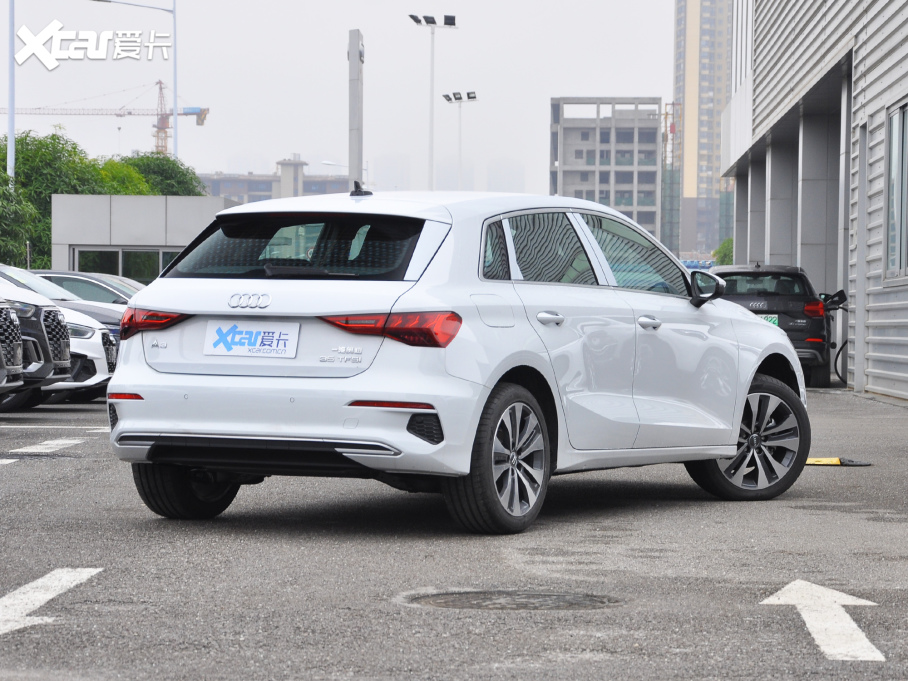 2022?yun)WA3 Sportback 35 TFSI M(jn)ȡ