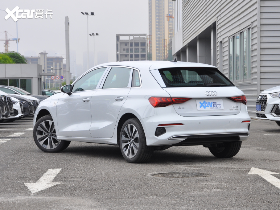 2022WA3 Sportback 35 TFSI Mȡ