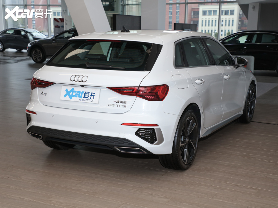 2022��W��A3 Sportback 35 TFSI �r���\����