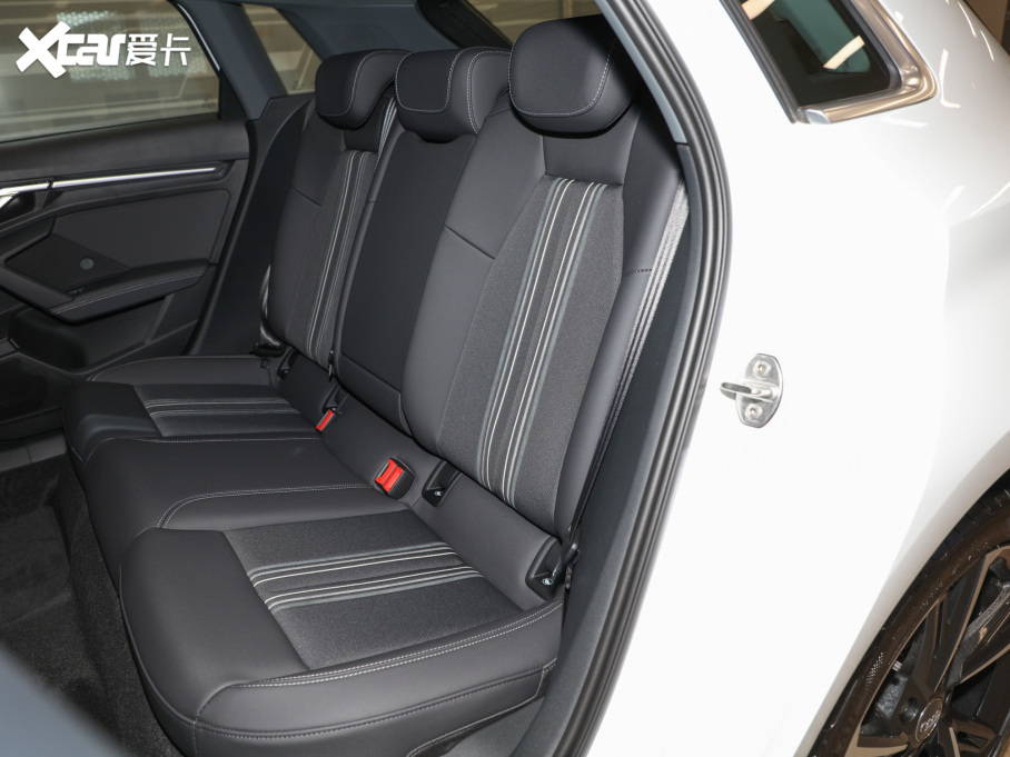 2022WA3 Sportback 35 TFSI r\