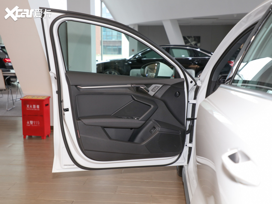 2022��W��A3 Sportback 35 TFSI �r���\����