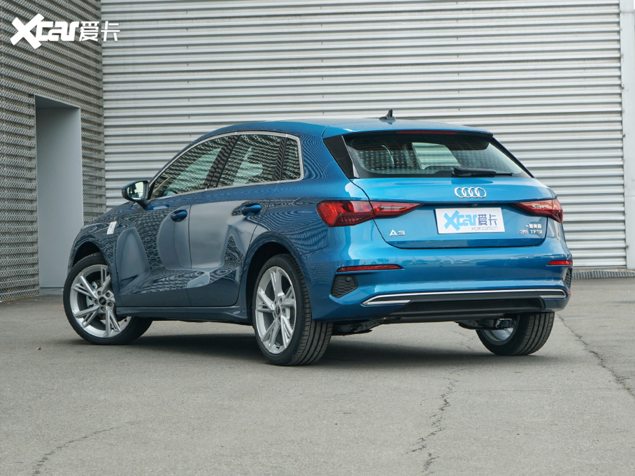 2022WA3 Sportback 35 TFSI r