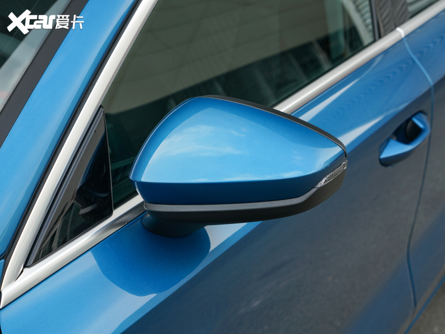 2022WA3 Sportback 35 TFSI r