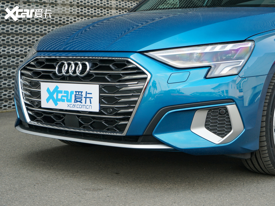 2022WA3 Sportback 35 TFSI r