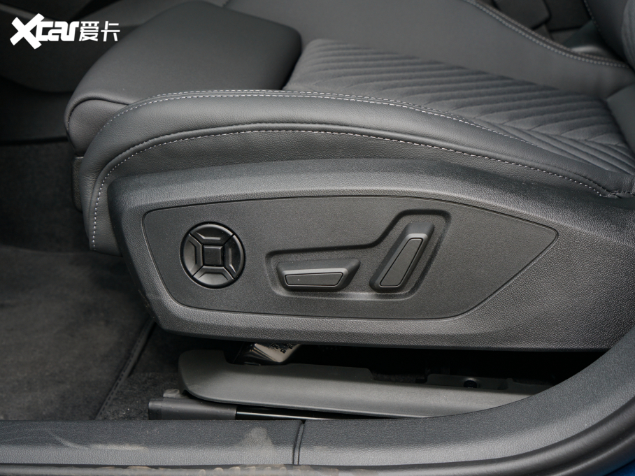 2022WA3 Sportback 35 TFSI r