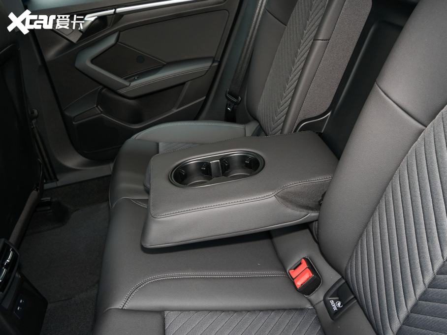 2022WA3 Sportback 35 TFSI r