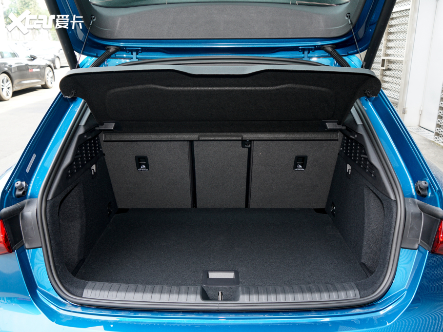 2022WA3 Sportback 35 TFSI r