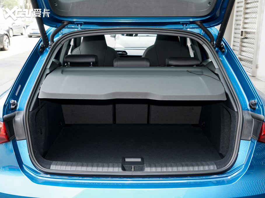 2022WA3 Sportback 35 TFSI r