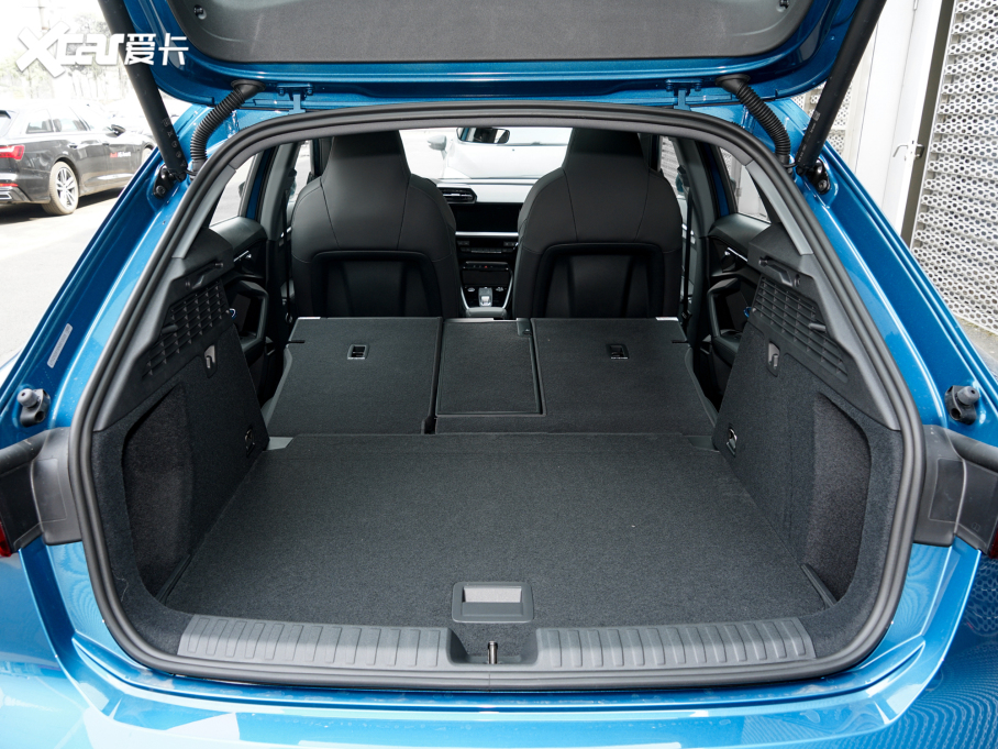 2022WA3 Sportback 35 TFSI r