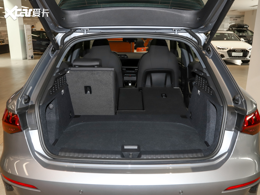 2022��W��A3 Sportback 35 TFSI ���A������