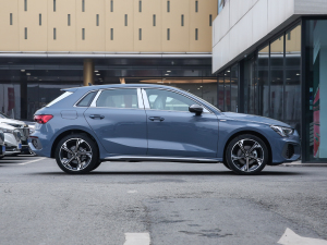 2022Sportback 35 TFSI RS׼ȼ (c)ң