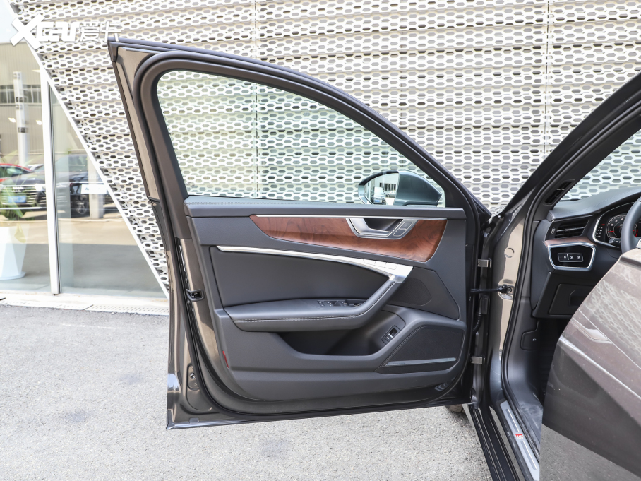 2023WA6L 45 TFSI quattro Ӹ