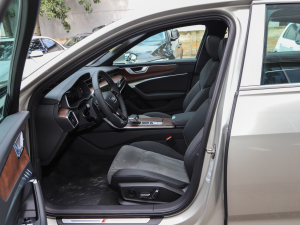 202345 TFSI quattro xӸ ǰſg