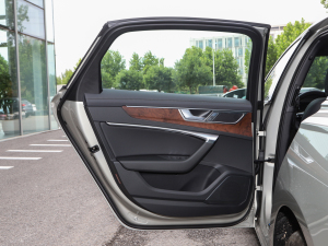 202345 TFSI quattro xӸ ܇T