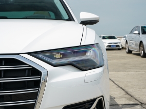 202355 TFSI quattro Ş ^