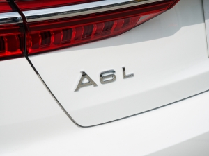 202355 TFSI quattro Ş (x)(ji)^