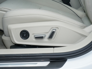 202355 TFSI quattro Ş {{